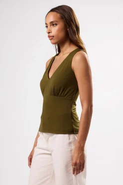 Zoe Deep V Tank